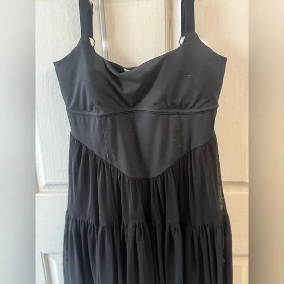 Black Sleeveless Dress - Picture 2 of 5